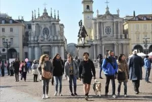 Turisti in piazza San Carlo