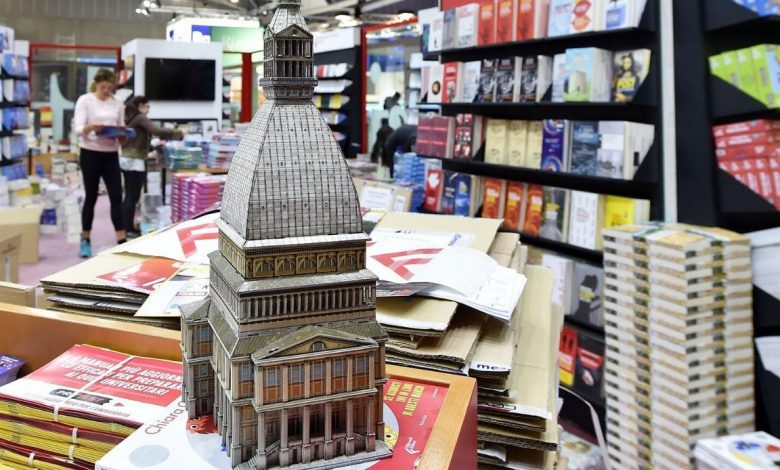 Record di vendite al Salone del Libro di Torino: attesa oggi per Michel Houellebecq