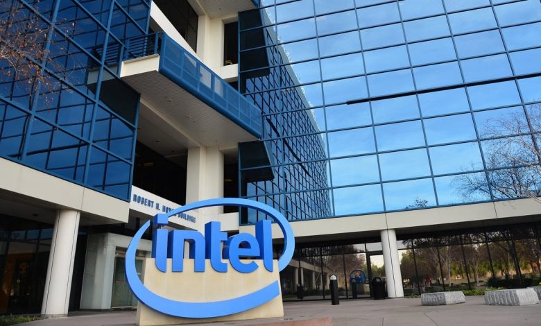 Economia, la fabbrica Intel non sorgerà a Torino: speranza per i poli secondari