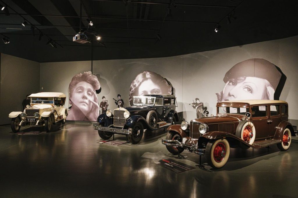 Automobili del primo del 1900 esposte al Museo dell'Automobile di Torino