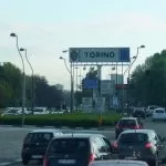 Torino, non c’è pace per la rotonda Maroncelli: l’asfalto cede dopo 36 giorni dagli ultimi lavori