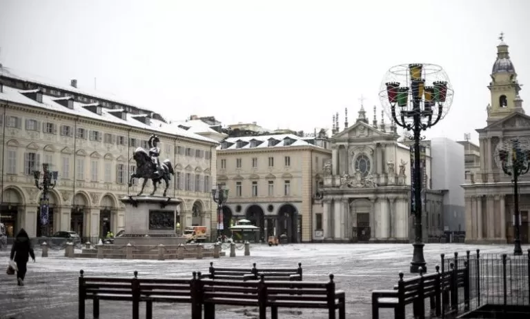 piazza San Carlo sotto la neve