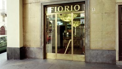 Photo of Torino, lo storico caffè Fiorio chiude per lavori di manutenzione