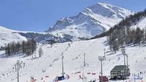 Territorio, il comprensorio di Sestriere venduto a un fondo inglese