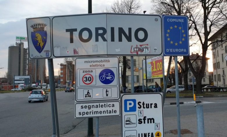 cartello strada inizio città di Torino