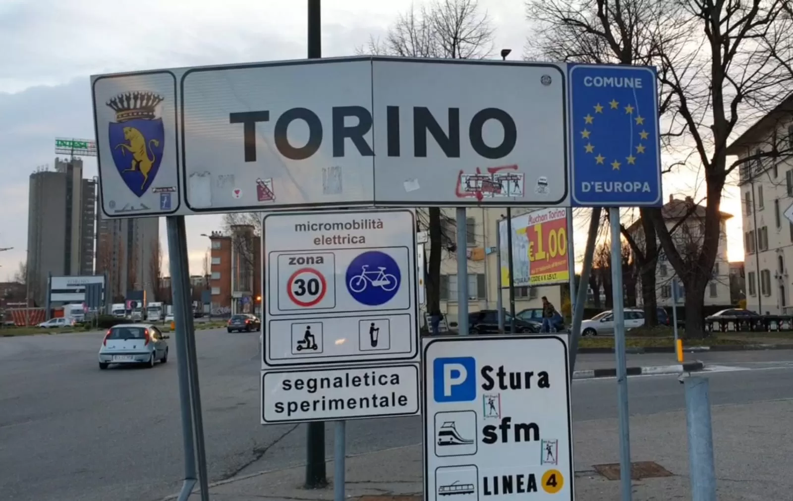 cartello strada inizio città di Torino