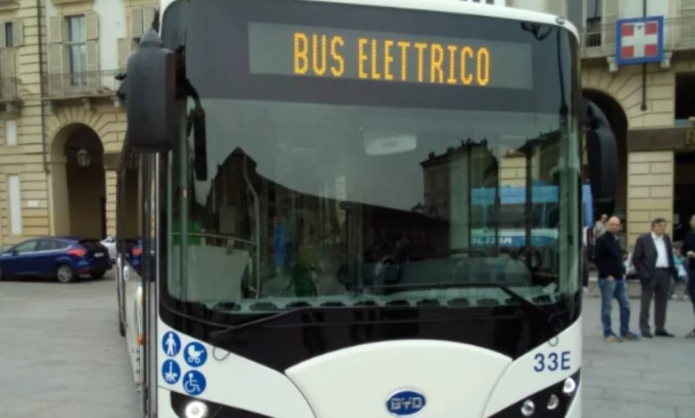Bus elettrico bianco