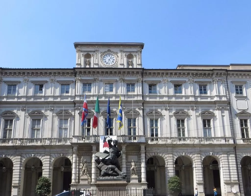 Palazzo Civico di Torino di giorno