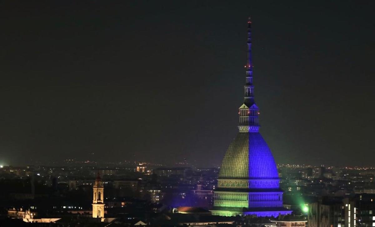 Torino Omaggia il Mondo: la Mole Antonelliana festeggia la Romania il 1°  dicembre - Mole24