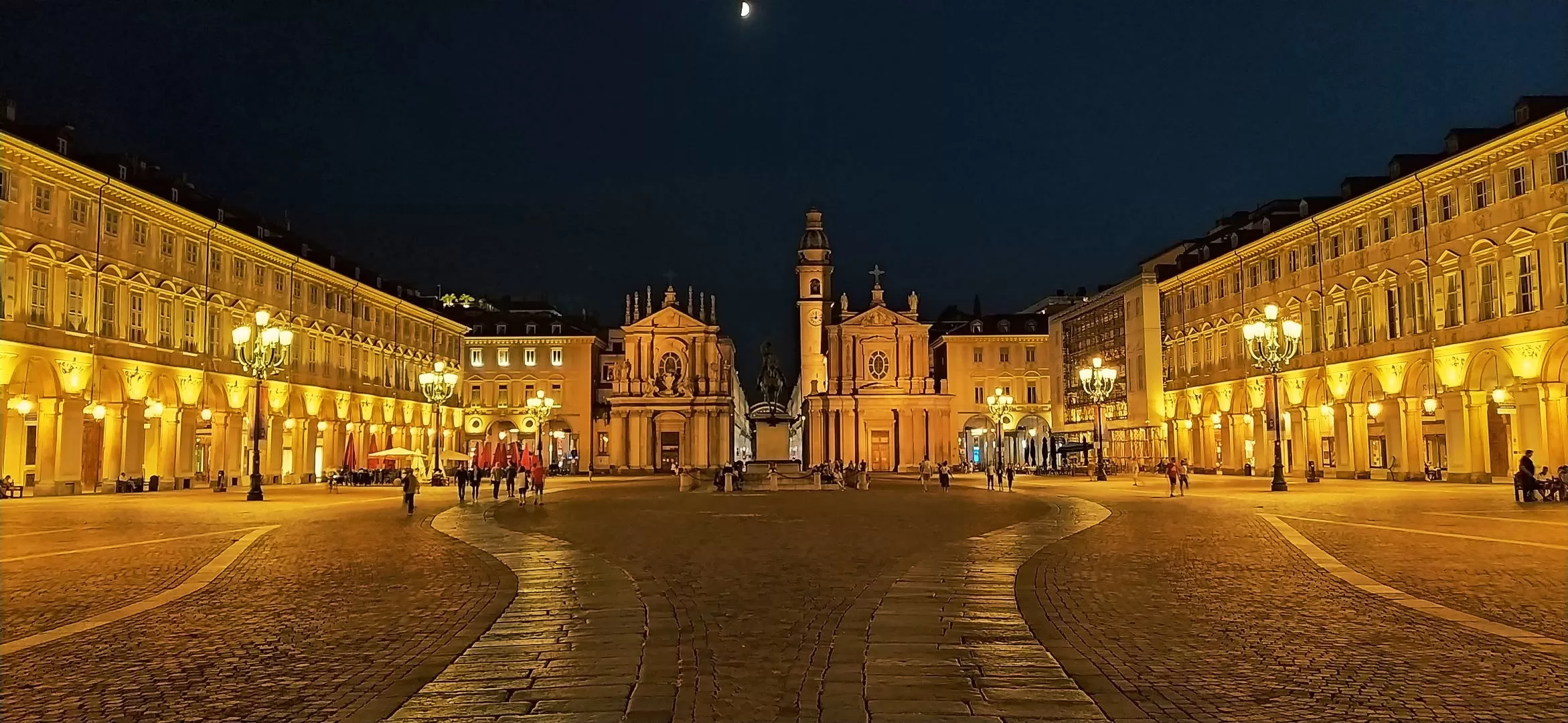 piazza san carlo torino notturna