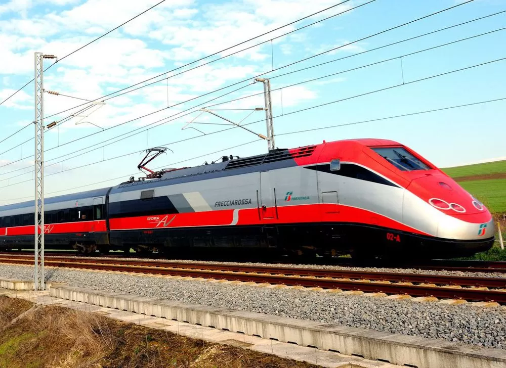 Tra il 13 e il 15 luglio 2023, voli e viaggi in treno potrebbero, anche a Torino, variare a causa di due scioperi. Ecco tutte le informazioni