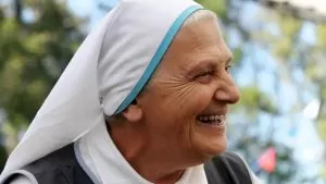 madre-elvira-saluzzo-piange-la-morte-di-unicona-di-amore-e-speranza