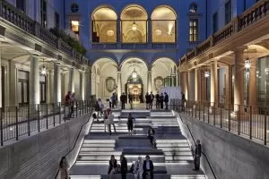 scalinata d'ingresso Gallerie d'Italia Torino