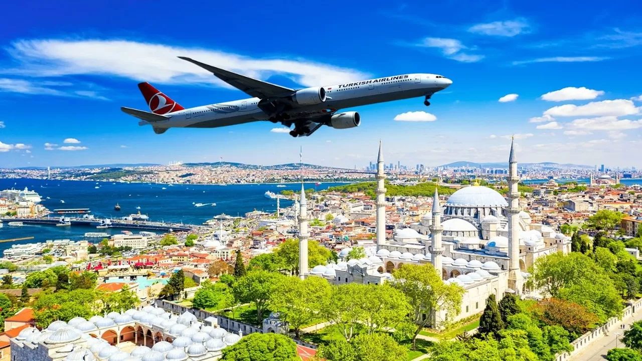 aereo vola sopra Istanbul