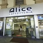 Addio al Bar Alice di piazza Statuto: chiuso dopo 40 anni