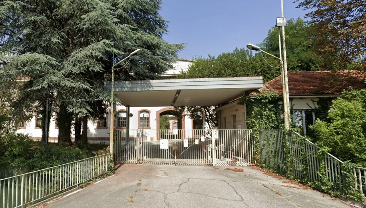 Ingresso dell’ex stabilimento Olivetti di Agliè, oggi chiuso e in attesa di rinascita con il progetto Hitherm