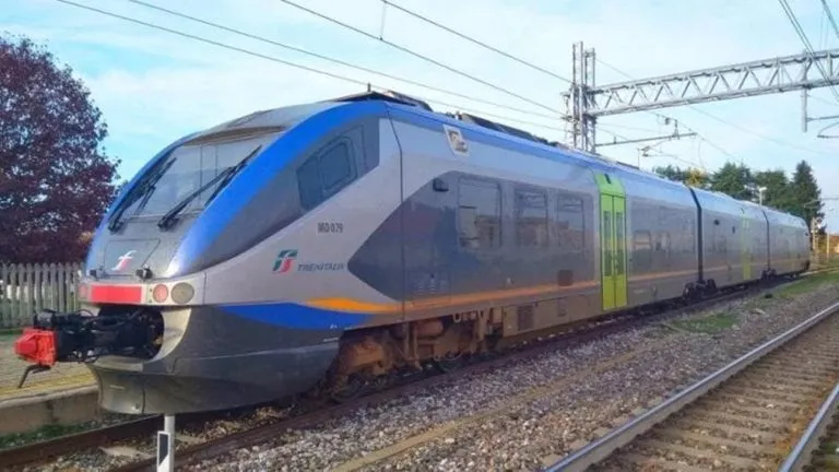 reno regionale Trenitalia sulla linea Torino-Ceres per l’aeroporto di Caselle, ripristinata dopo tre mesi di lavori